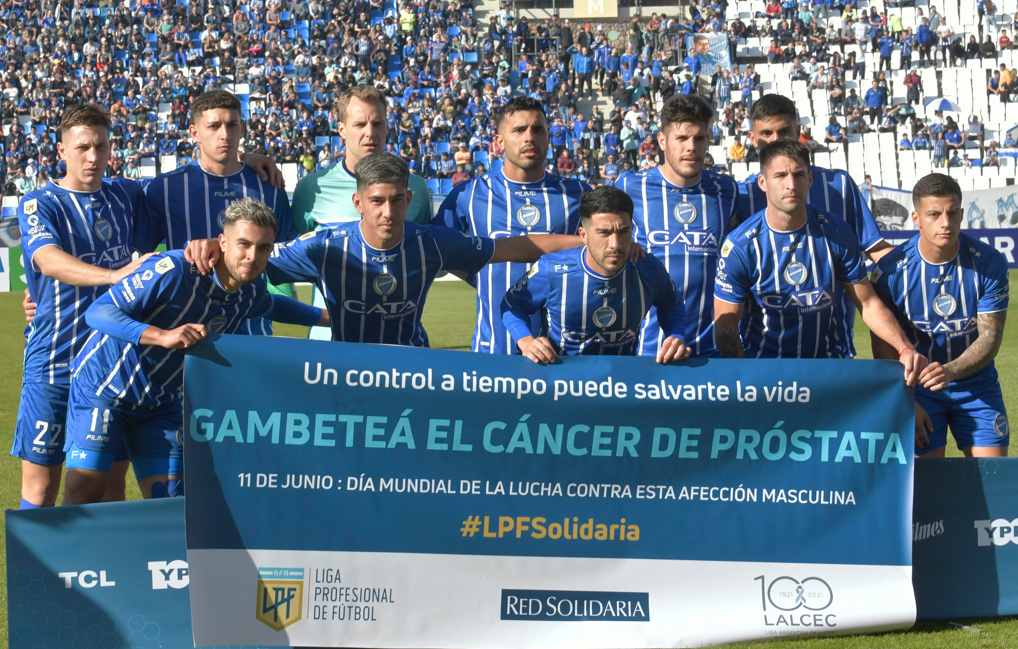 12 Junio 2022 Deportes
Fútbol Liga Profesional.
Con la obligación de cantar victoria para levantar su promedio del descenso, el Club Godoy Cruz Antonio Tomba, enfrentó a Racing Club y se impuso por 2 a 0, en un encuentro jugado en el estadio Malvinas Argentinas, de Mendoza, y válido por la segunda fecha de la Liga Profesional.
Con doblete de Salomón Rodríguez, Godoy Cruz le ganó a Racing por la segunda fecha de la Liga Profesional de Fútbol

Foto: Orlando Pelichotti / Los Andes