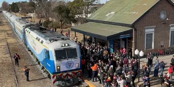 El tren de pasajeros llegó a 400 km de Mendoza: así se vivió el día de fiesta y el sueño de la vuelta. Foto: Gentileza Pablo Anglat.