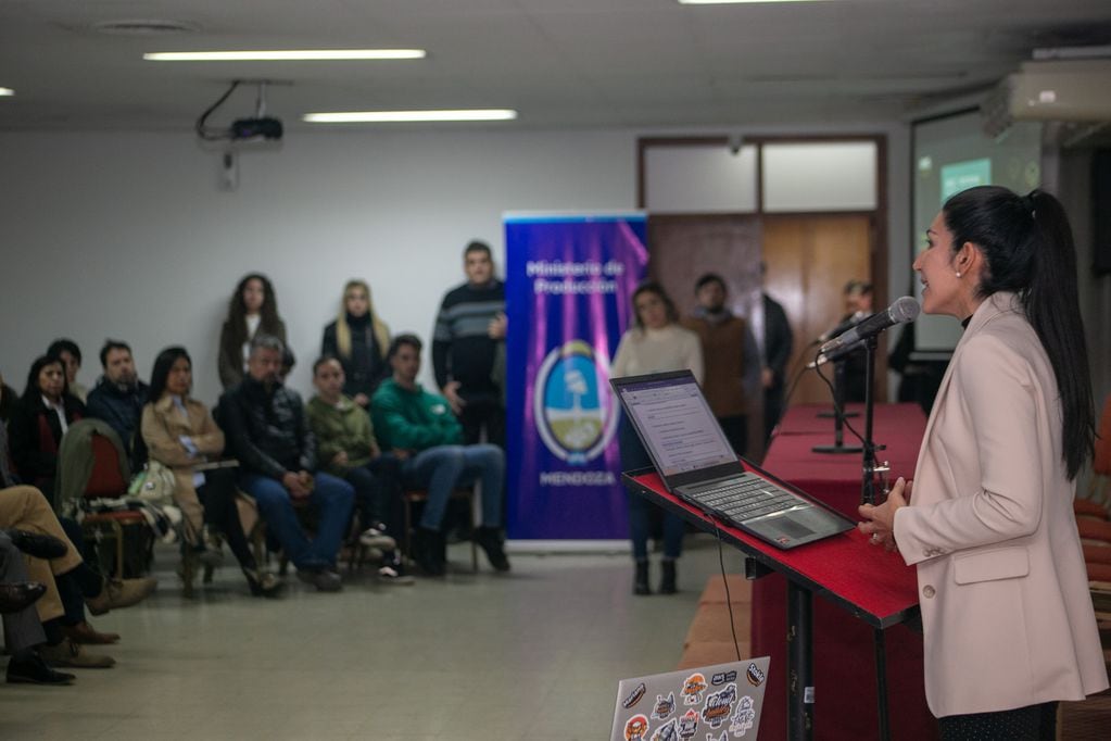 Ulpiano Suarez participó en el lanzamiento del programa AWS Entrena Argentina. Foto: Mendoza Ciudad.