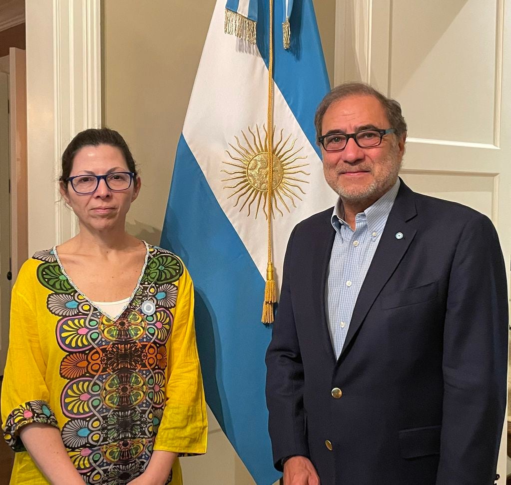 Silvina Batakis y Jorge Argüello, embajador de Argentina en Estados Unidos. (La Voz)