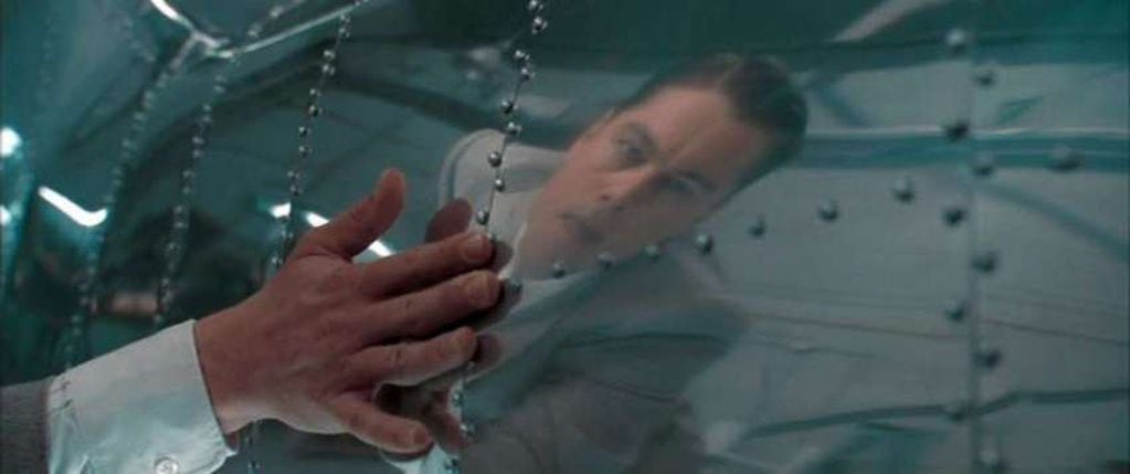 
    Leo como el excéntrico Howard Hughes en "El aviador" (2004).
   