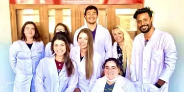 Brasileños que estudian medicina en universidad públicas del país