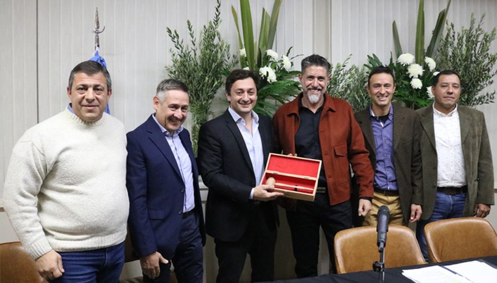 Dirigentes. Sergio Morbidelli, Gustavo Lombard, Hugo Tornaghi, Gabriel Brega, Pablo González y Alejandro Flores.