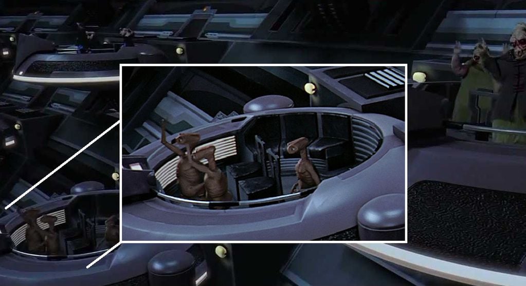 La devolución de Lucas a Spielberg: E.T. en Star Wars: Episodio I - La amenaza fantasma (1999).